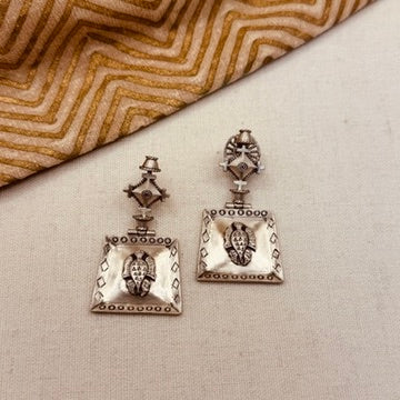 Mata Mata Turtle Earrings