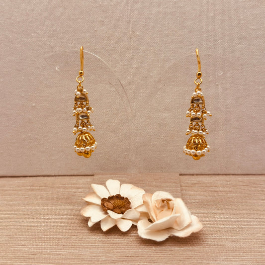 Manini Earrings