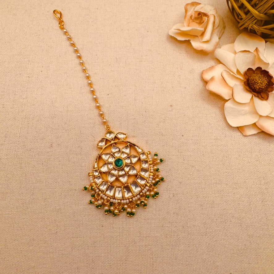 White & Green Kundan Chand Tika