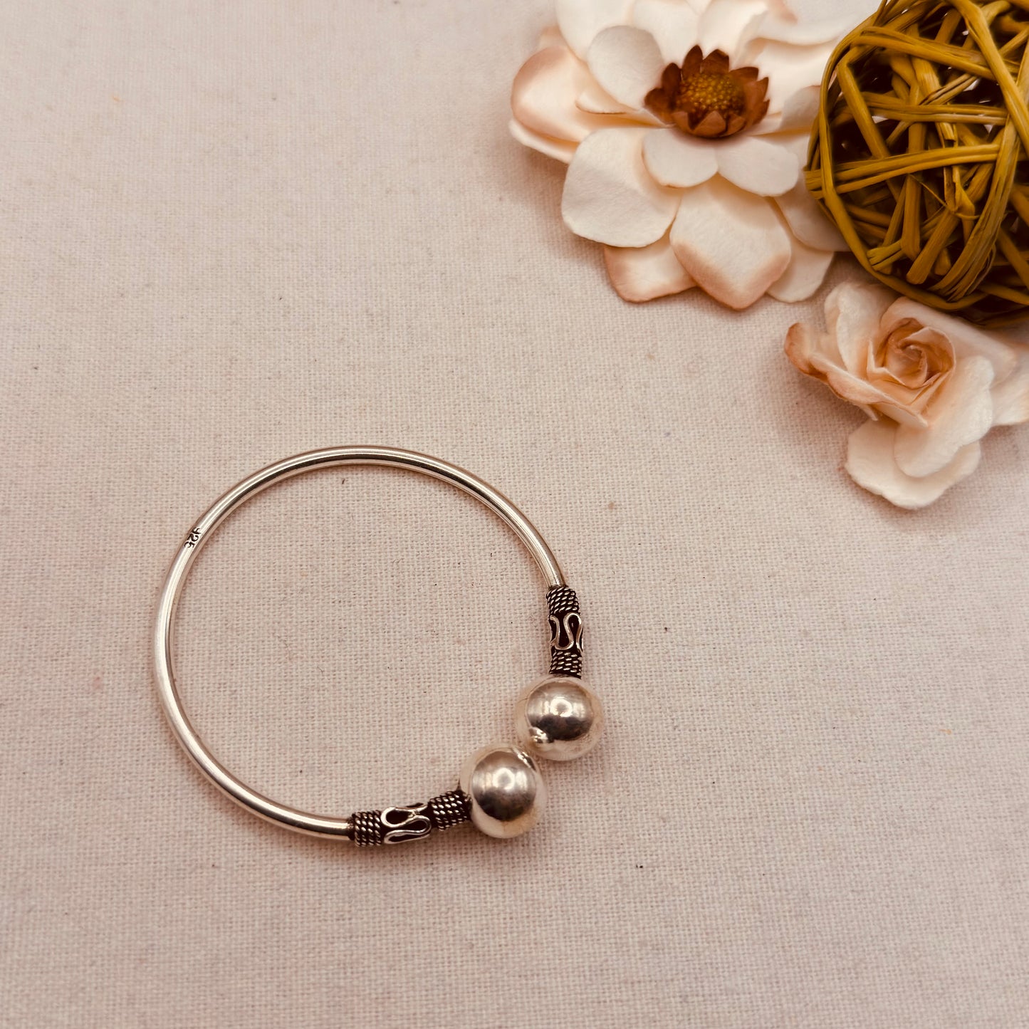 Oxidized bracelt with balls